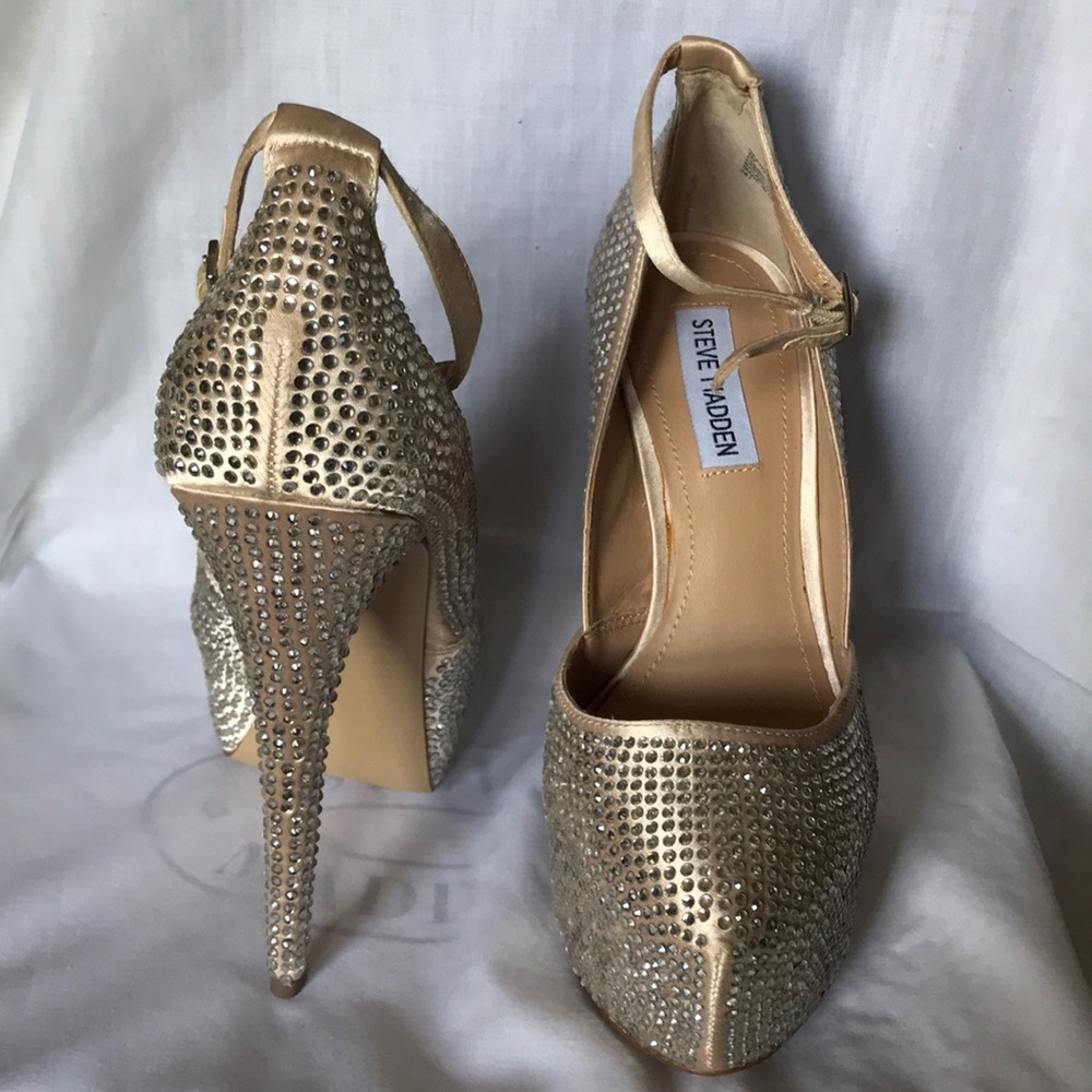 Beautiful heels color cream with silver diamonds